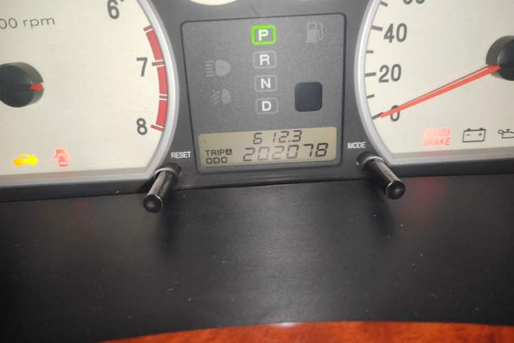 Used Hyundai MoInca 2009 2.0L Automatic Comfort Edition GL Odometer Close Up