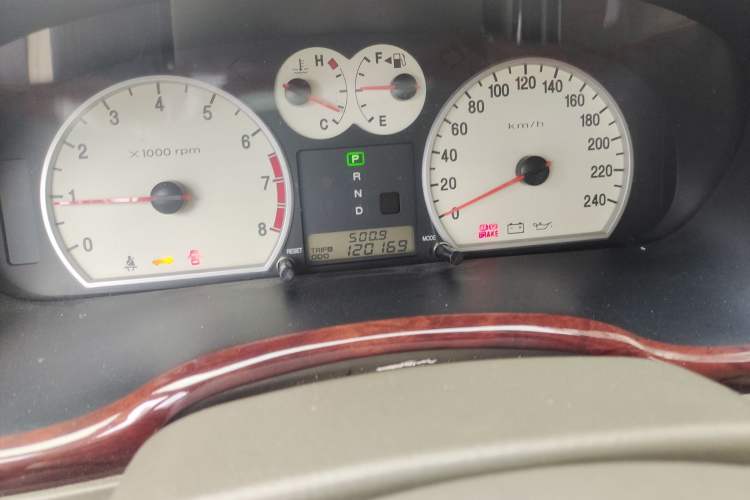 Used Hyundai MoInca 2009 2.0L Automatic Prestige GL Trim Odometer Close Up
