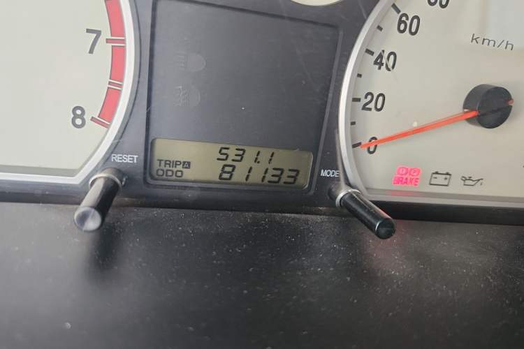 Used Hyundai MoInca 2009 1.8L Manual Luxury Edition GL Odometer Close Up
