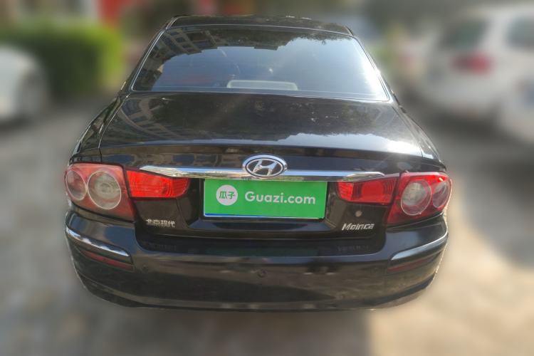 Used Hyundai MoInca 2009 2.0L Manual Luxury Edition GL Rear