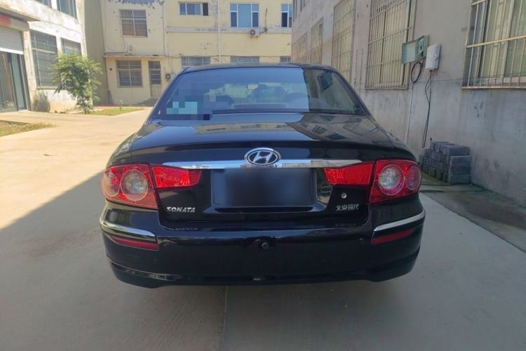 Used Hyundai MoInca 2009 2.0L Automatic Prestige GL Trim Rear