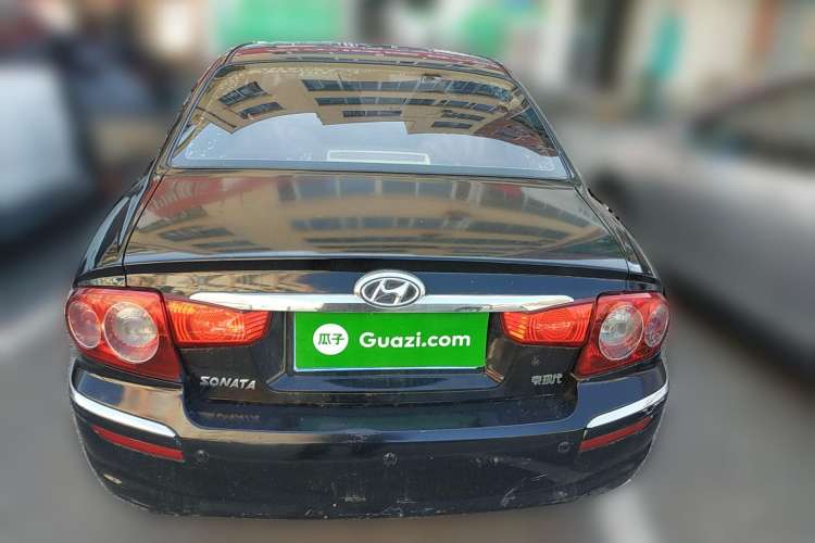Used Hyundai MoInca 2009 2.0L Manual Luxury Edition GL Rear