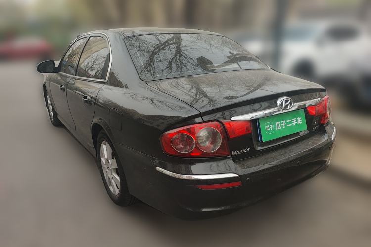Used Hyundai MoInca 2009 2.0L Automatic Prestige GL Trim Rear Left 45 Deg