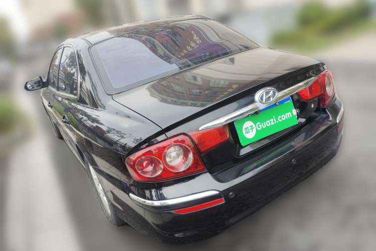 Used Hyundai MoInca 2009 2.0L Automatic Prestige GL Trim Rear Left 45 Deg