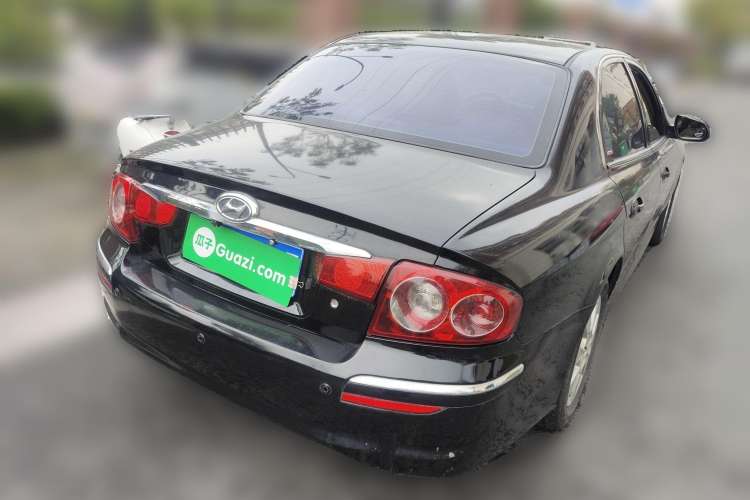 Used Hyundai MoInca 2009 2.0L Automatic Prestige GL Trim Rear Right 45 Deg