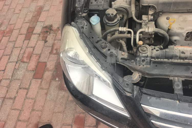 Used Hyundai MoInca 2009 1.8L Manual Comfort Edition GL Right Front Headlight
