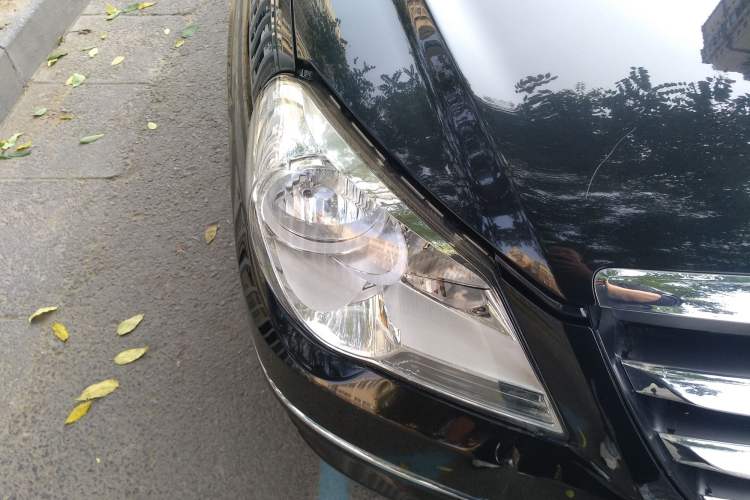 Used Hyundai MoInca 2009 1.8L Manual Comfort Edition GL Right Front Headlight