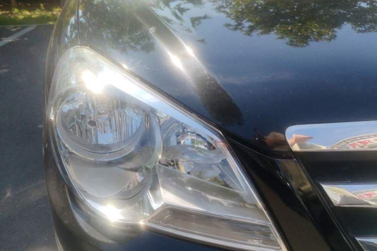 Used Hyundai MoInca 2009 1.8L Manual Comfort Edition GL Right Front Headlight