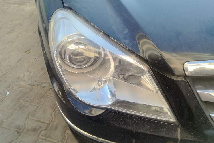 Used Hyundai MoInca 2009 1.8L Manual Comfort Edition GL Right Front Headlight