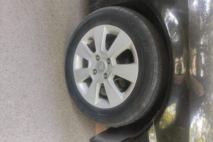 Used Hyundai MoInca 2009 1.8L Manual Luxury Edition GL Right Front Wheel Hub