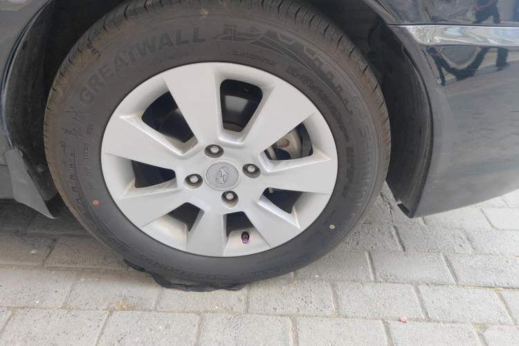 Used Hyundai MoInca 2009 2.0L Manual Comfort Edition GL Right Front Wheel Hub