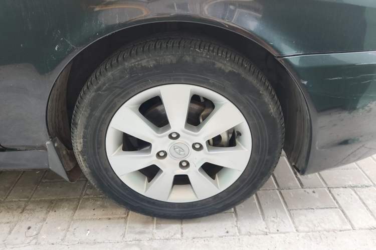 Used Hyundai MoInca 2009 1.8L Manual Luxury Edition GL Right Front Wheel Hub