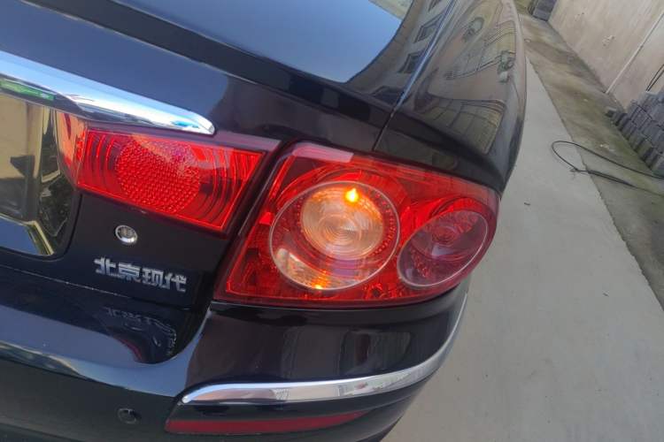 Used Hyundai MoInca 2009 2.0L Automatic Prestige GL Trim Right Rear Taillight