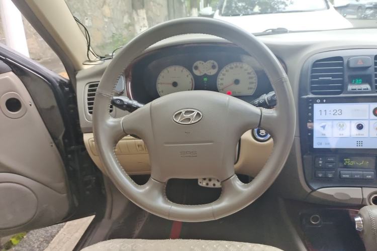 Used Hyundai MoInca 2009 1.8L Automatic Prestige GL Model Steering Wheel