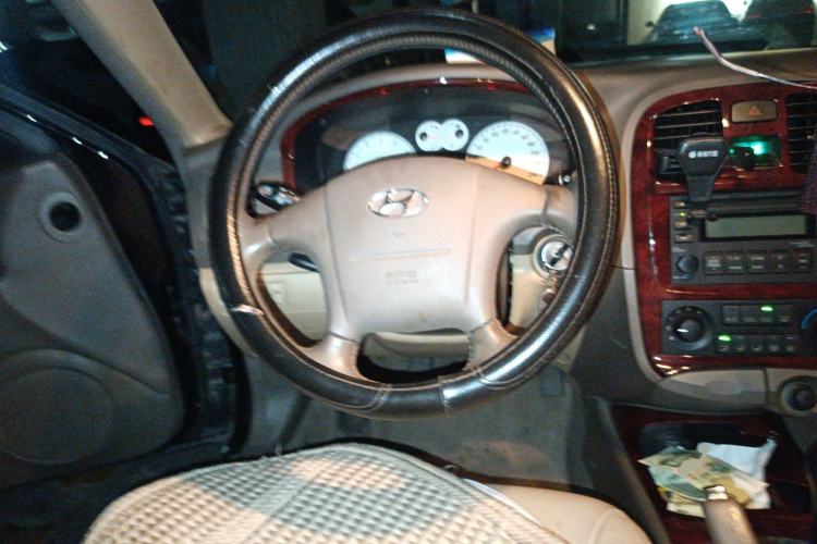 Used Hyundai MoInca 2009 1.8L Manual Luxury Edition GL Steering Wheel