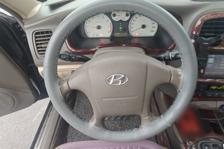 Used Hyundai MoInca 2009 1.8L Automatic Prestige GL Model Steering Wheel