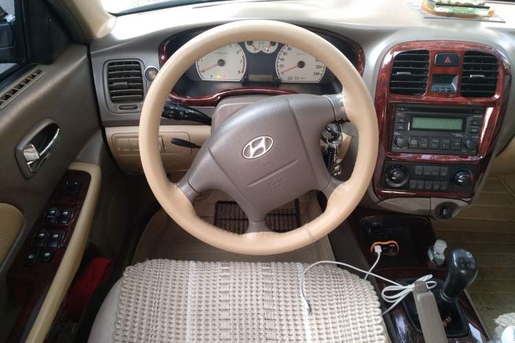 Used Hyundai MoInca 2009 1.8L Manual Comfort Edition GL Steering Wheel