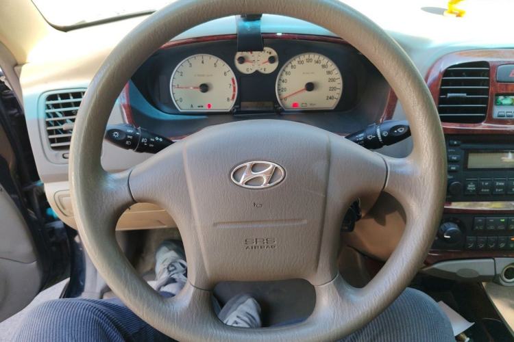 Used Hyundai MoInca 2009 1.8L Manual Comfort Edition GL Steering Wheel