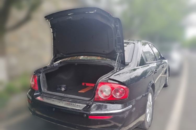 Used Hyundai MoInca 2009 1.8L Automatic Prestige GL Model Trunk