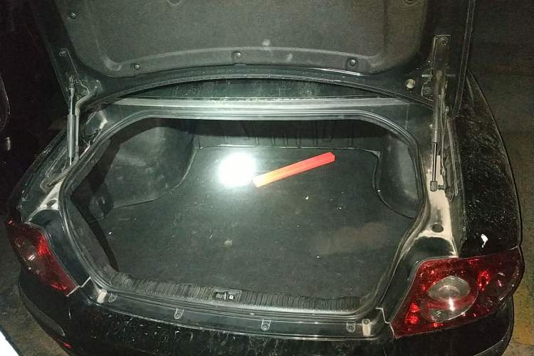 Used Hyundai MoInca 2009 2.0L Automatic Prestige GL Trim Trunk