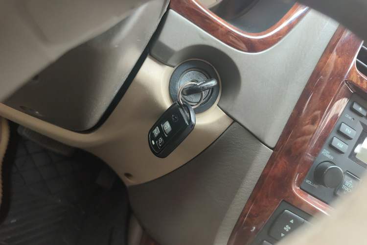 Used Hyundai MoInca 2009 2.0L Automatic Prestige GL Trim Vehicle Key