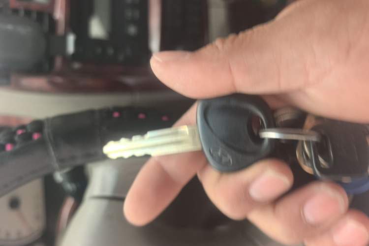 Used Hyundai MoInca 2009 1.8L Manual Comfort Edition GL Vehicle Key
