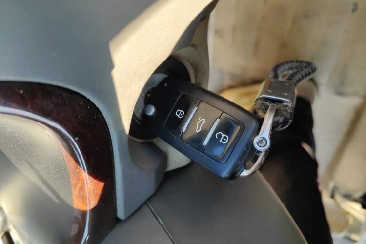Used Hyundai MoInca 2009 1.8L Manual Comfort Edition GL Vehicle Key