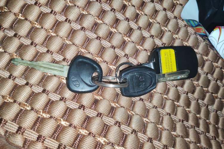 Used Hyundai MoInca 2009 2.0L Automatic Comfort Edition GL Vehicle Key