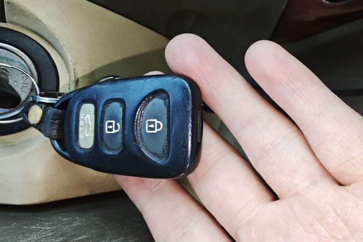 Used Hyundai MoInca 2009 1.8L Manual Luxury Edition GL Vehicle Key