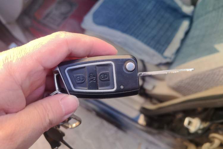 Used Hyundai MoInca 2009 1.8L Manual Comfort Edition GL Vehicle Key