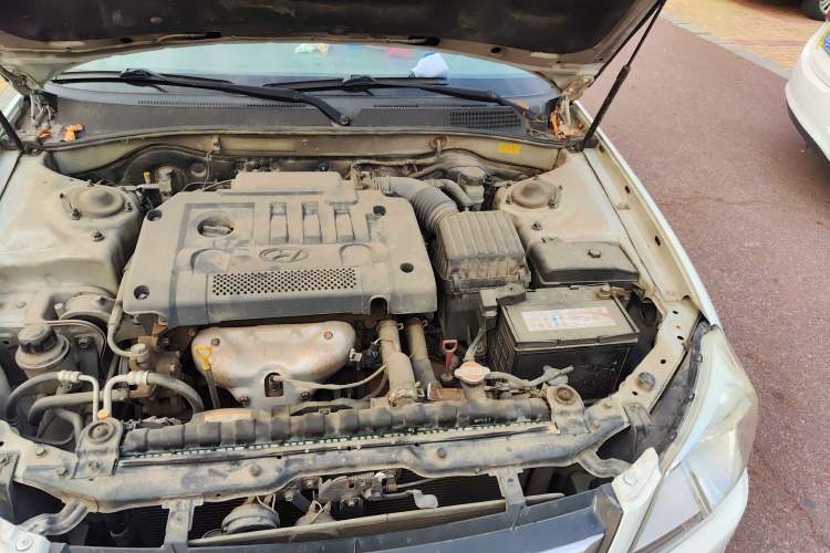 Used Hyundai MoInca 2009 1.8L Automatic Prestige GL Model Engine Bay Left
