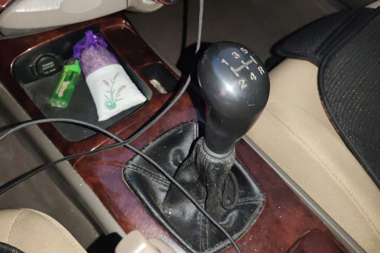 Used Hyundai MoInca 2009 1.8L Manual Comfort Edition GL Gear Lever