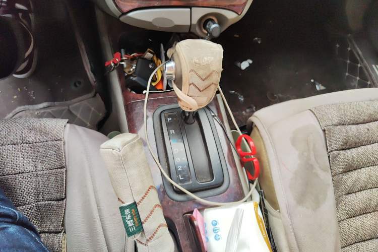 Used Hyundai MoInca 2009 1.8L Automatic Prestige GL Model Gear Lever