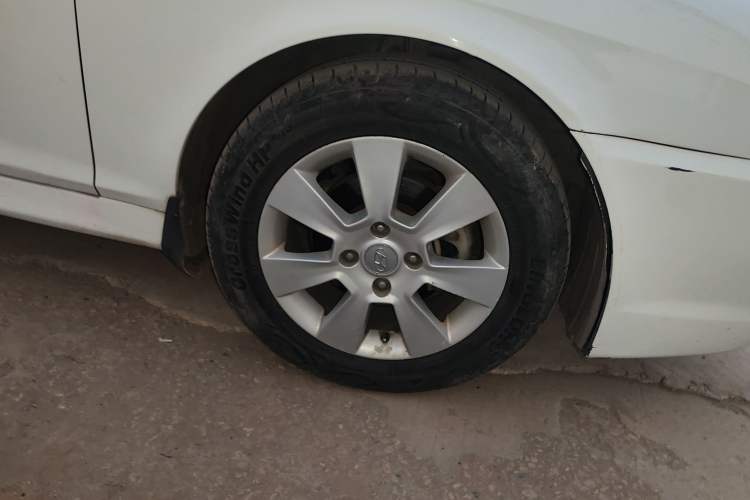 Used Hyundai MoInca 2009 1.8L Manual Comfort Edition GL Right Front Wheel Hub
