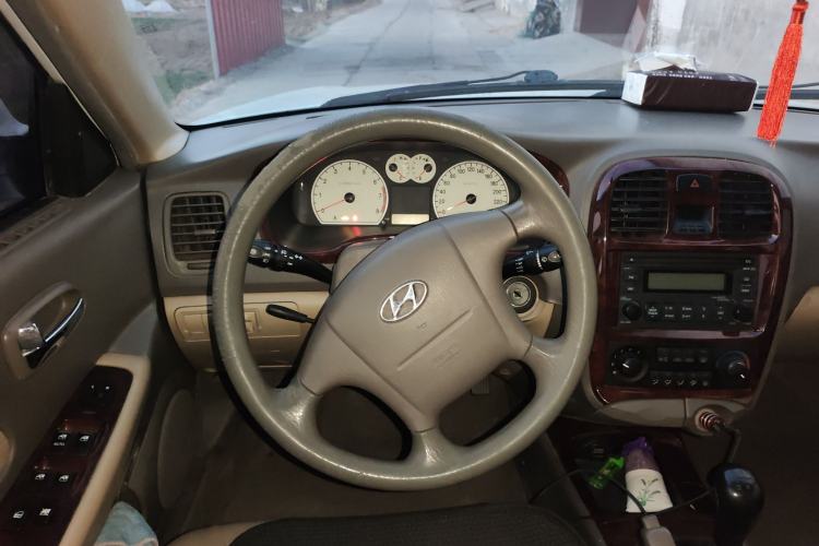 Used Hyundai MoInca 2009 1.8L Manual Comfort Edition GL Steering Wheel