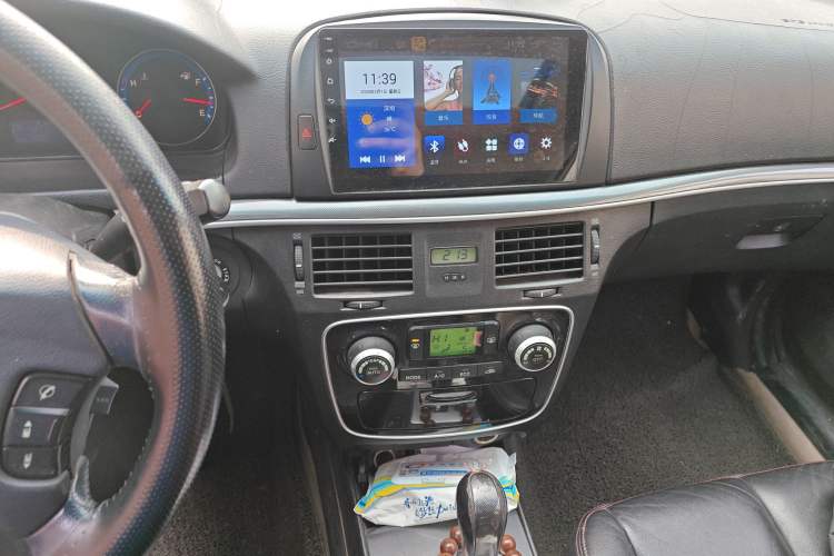 Used Hyundai NF 2006 2.0L Automatic Luxury Edition Audio And AC Panel