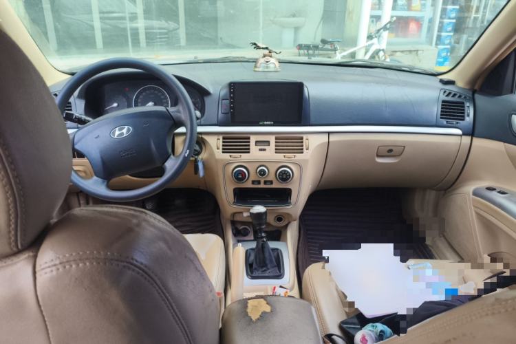 Used Hyundai NF 2006 2.0L Manual Comfort Version Center Console
