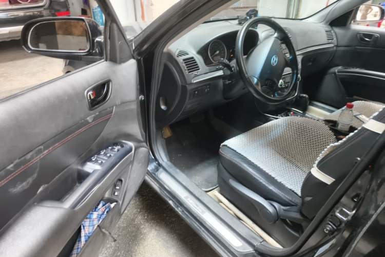 Used Hyundai NF 2006 2.0L Automatic Luxury Edition Driver Seat