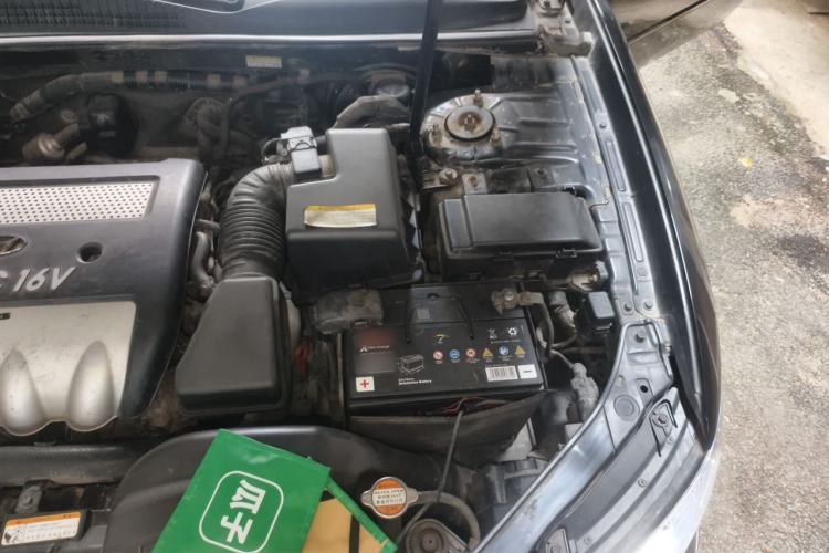 Used Hyundai NF 2006 2.0L Automatic Luxury Edition Engine Bay Left