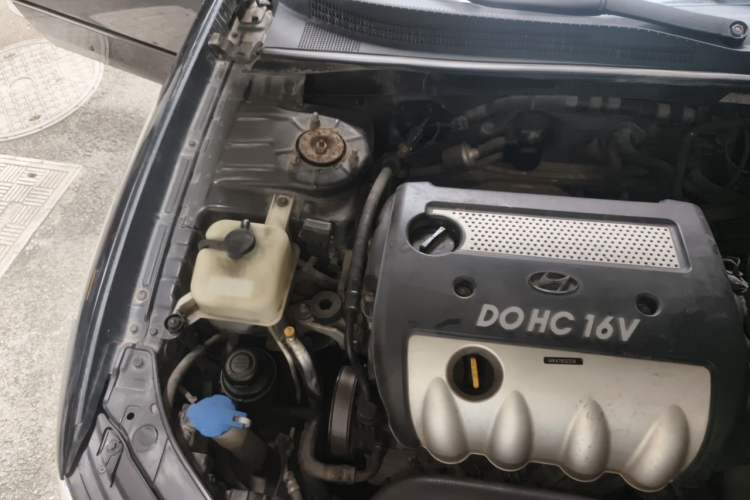 Used Hyundai NF 2006 2.0L Automatic Luxury Edition Engine Bay Right