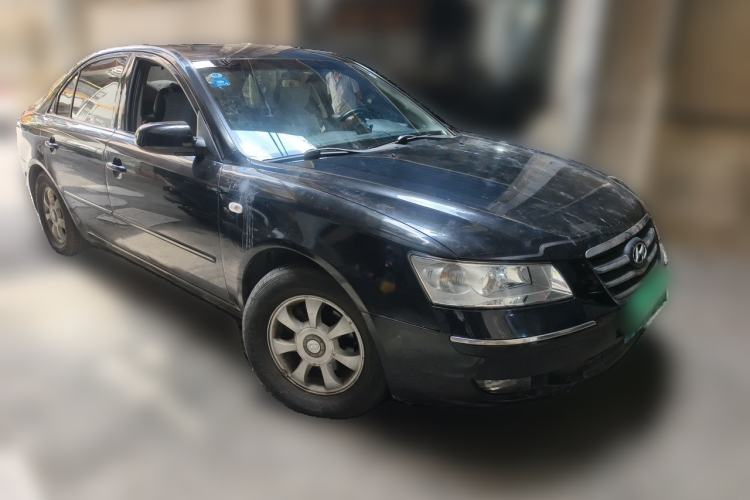 Used Hyundai NF 2006 2.0L Automatic Luxury Edition Front Right 45 Deg