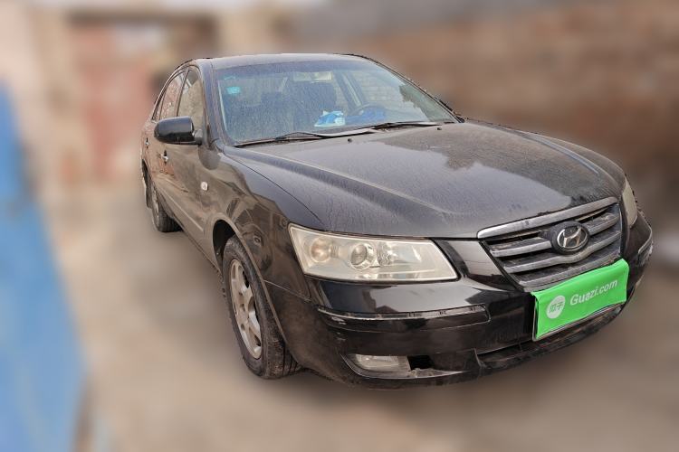 Used Hyundai NF 2006 2.0L Automatic Luxury Edition Front Right 45 Deg