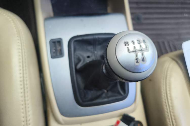 Used Hyundai NF 2006 2.0L Manual Comfort Version Gear Lever