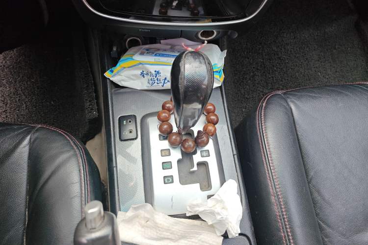 Used Hyundai NF 2006 2.0L Automatic Luxury Edition Gear Lever