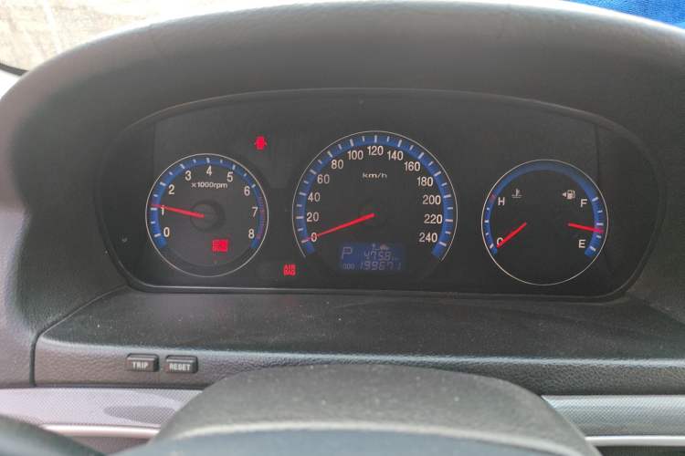 Used Hyundai NF 2006 2.0L Automatic Luxury Edition Instrument Cluster