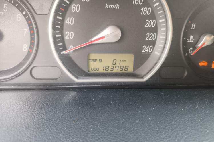 Used Hyundai NF 2006 2.0L Manual Comfort Version Odometer Close Up