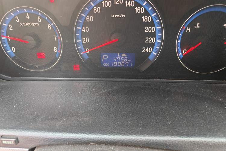 Used Hyundai NF 2006 2.0L Automatic Luxury Edition Odometer Close Up
