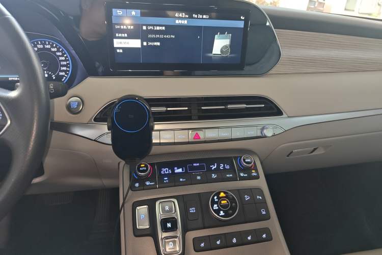 Used Hyundai Palisade 2021 3.5L Automatic 4x4 GLS Audio And AC Panel