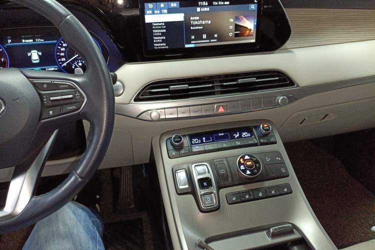 Used Hyundai Palisade 2021 3.5L Automatic 4x4 GLS Audio And AC Panel