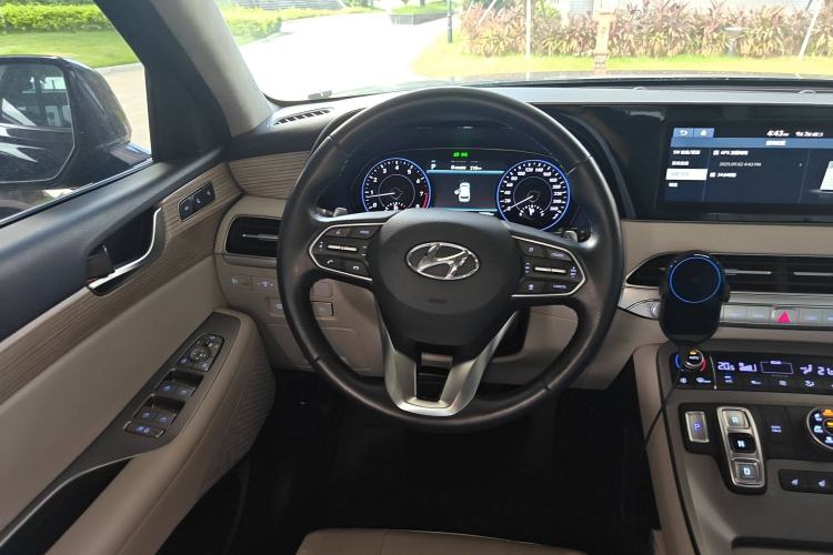 Used Hyundai Palisade 2021 3.5L Automatic 4x4 GLS Steering Wheel